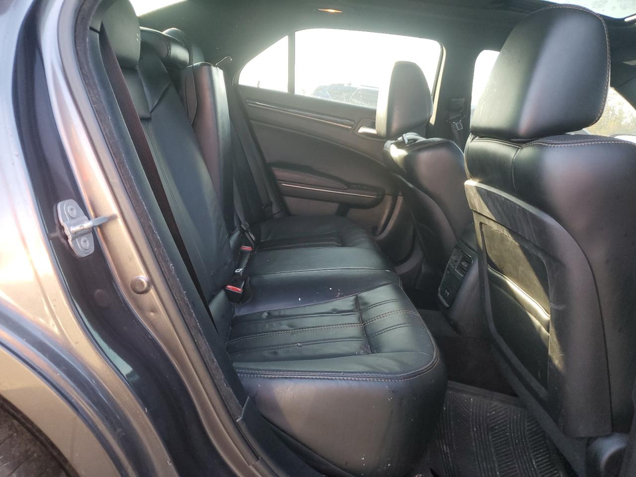 2016 Chrysler 300 S VIN: 2C3CCAGGXGH270697 Lot: 86614265