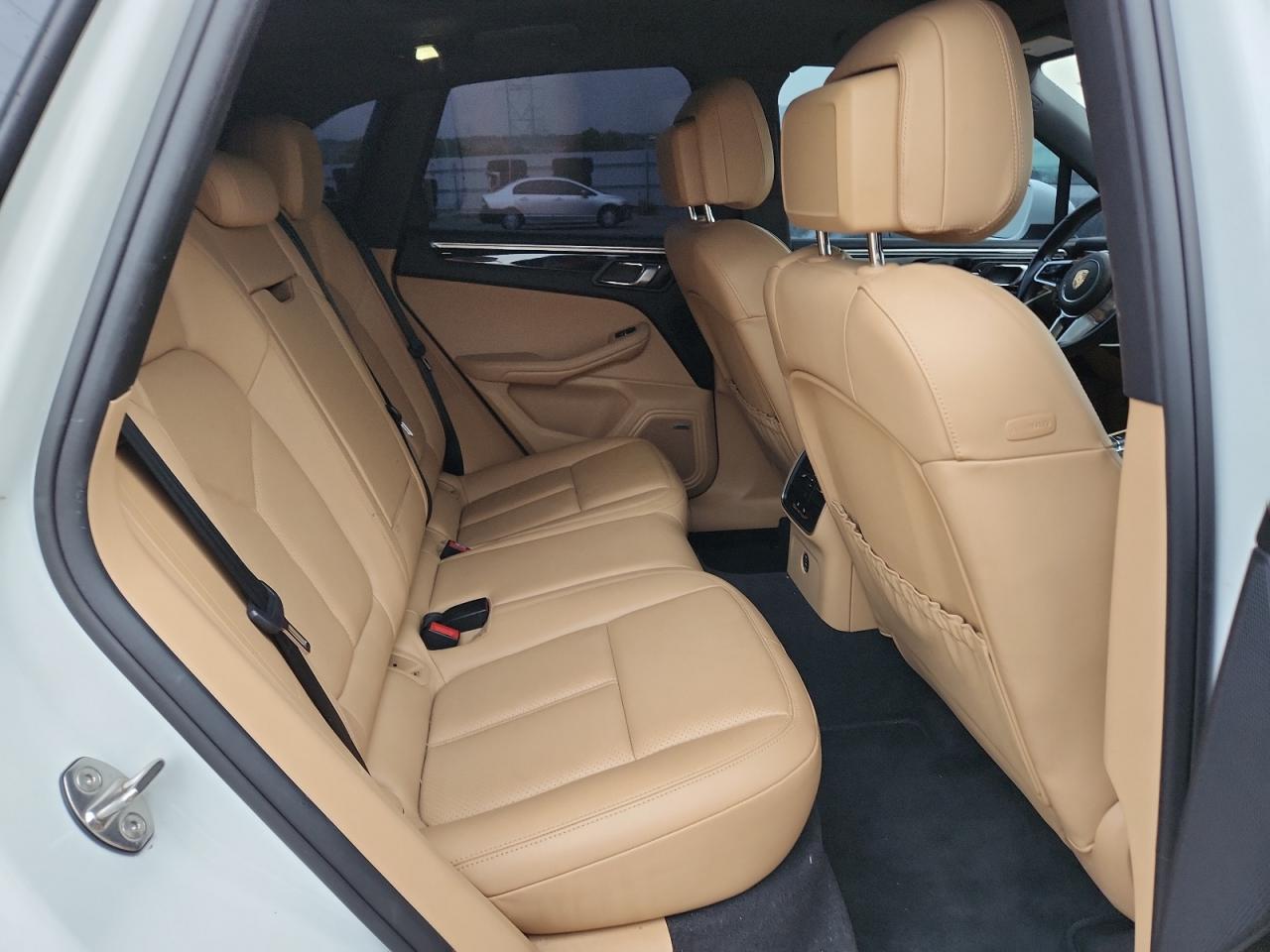 2018 Porsche Macan S VIN: WP1AB2A51JLB39377 Lot: 84520995