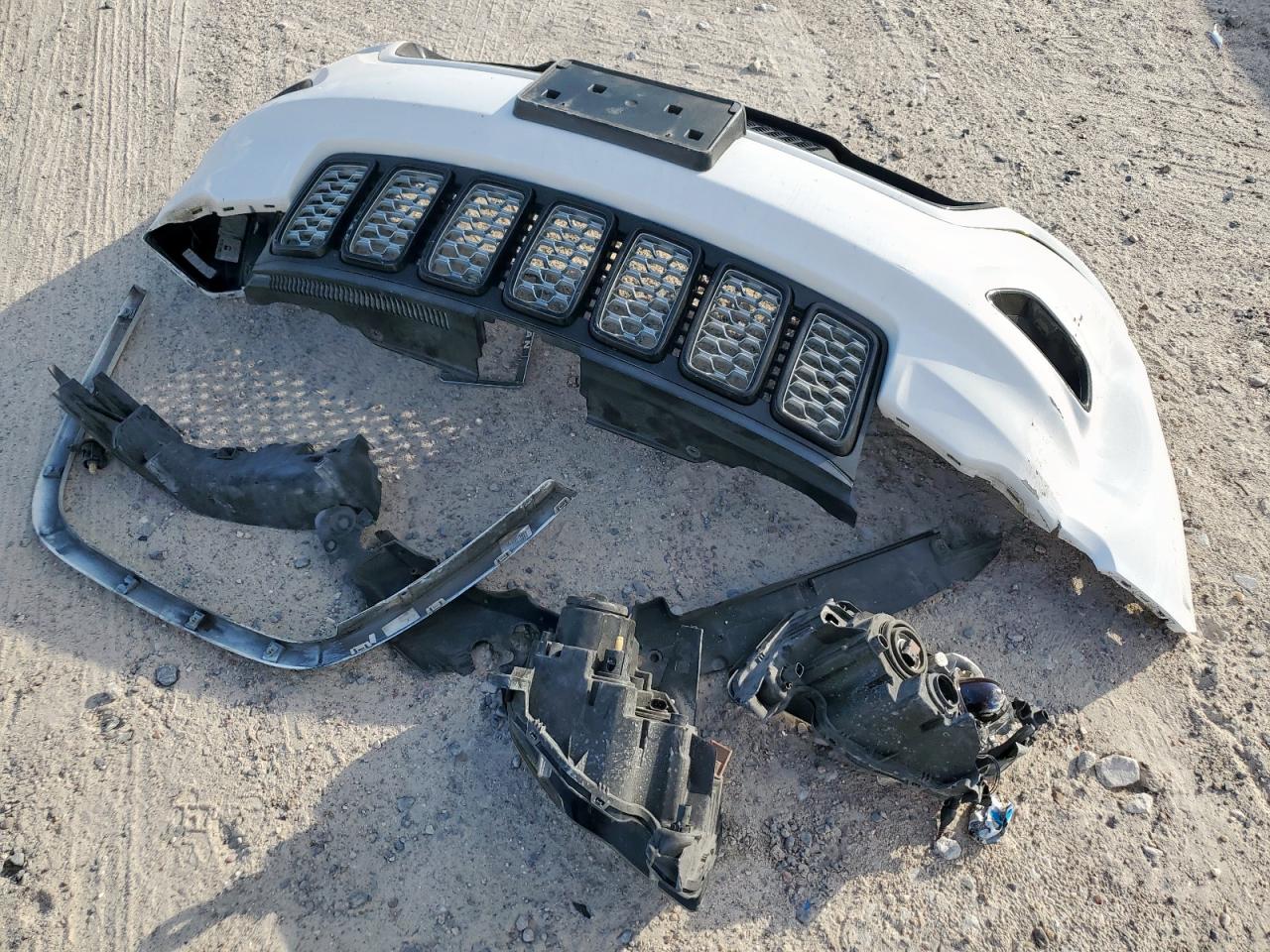 2017 Jeep Grand Cherokee Laredo VIN: 1C4RJFAG6HC817664 Lot: 85121865