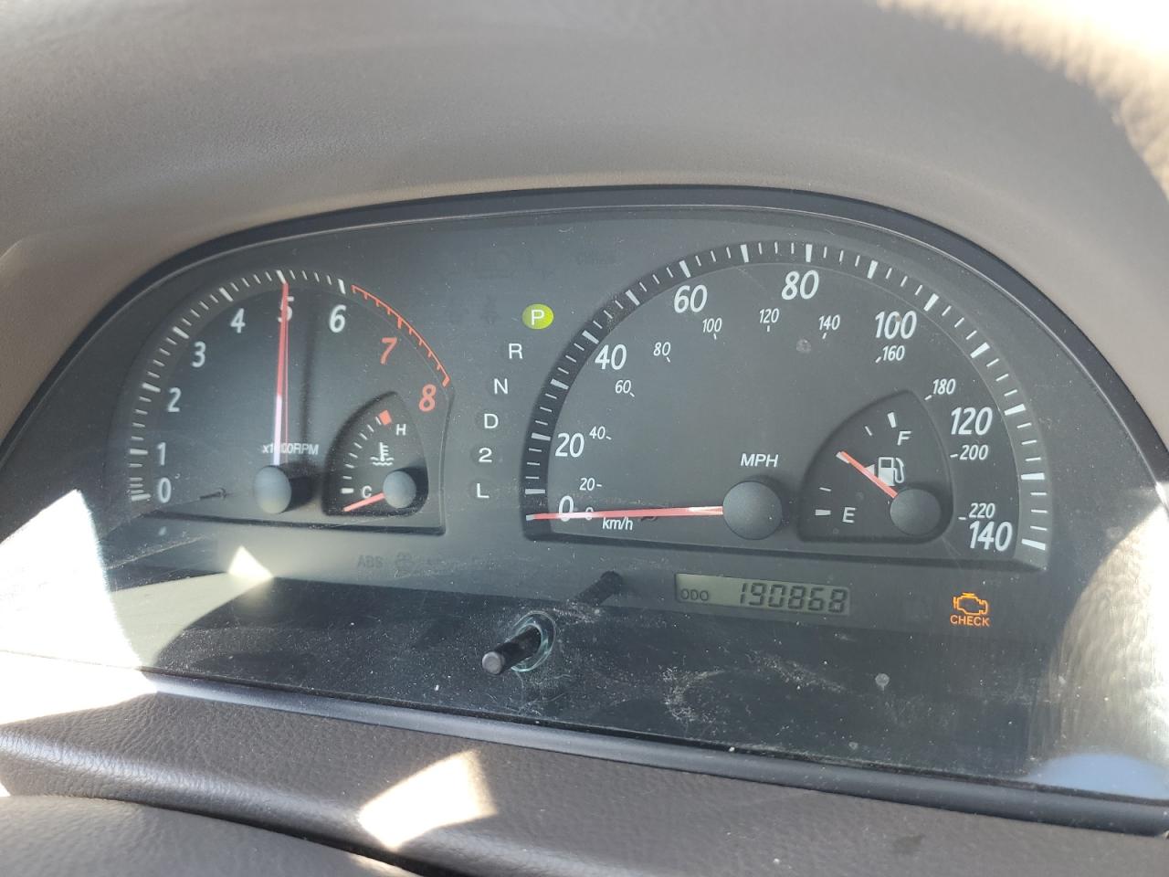 2004 Toyota Camry Le VIN: JTDBE30KX40269724 Lot: 82373625