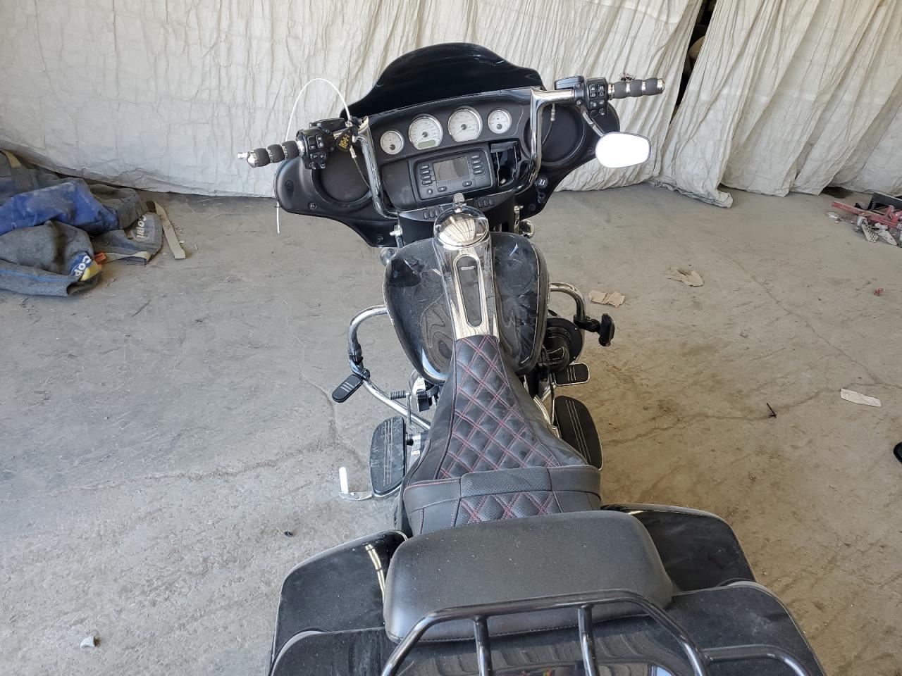 2016 Harley-Davidson Flhx Street Glide VIN: 1HD1KBM16GB619048 Lot: 82236665