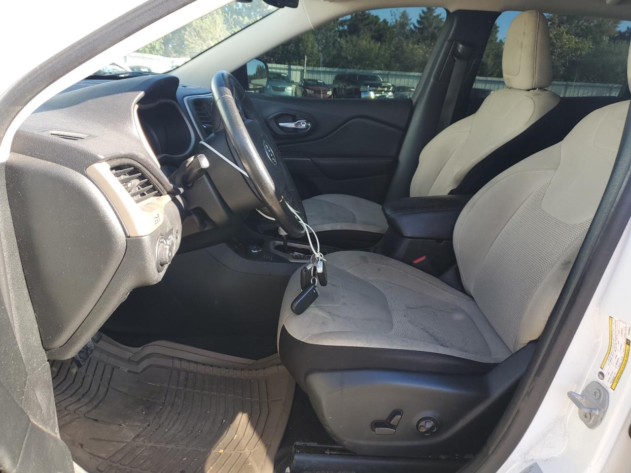 2017 Jeep Cherokee Latitude VIN: 1C4PJMCSXHW509327 Lot: 86827665