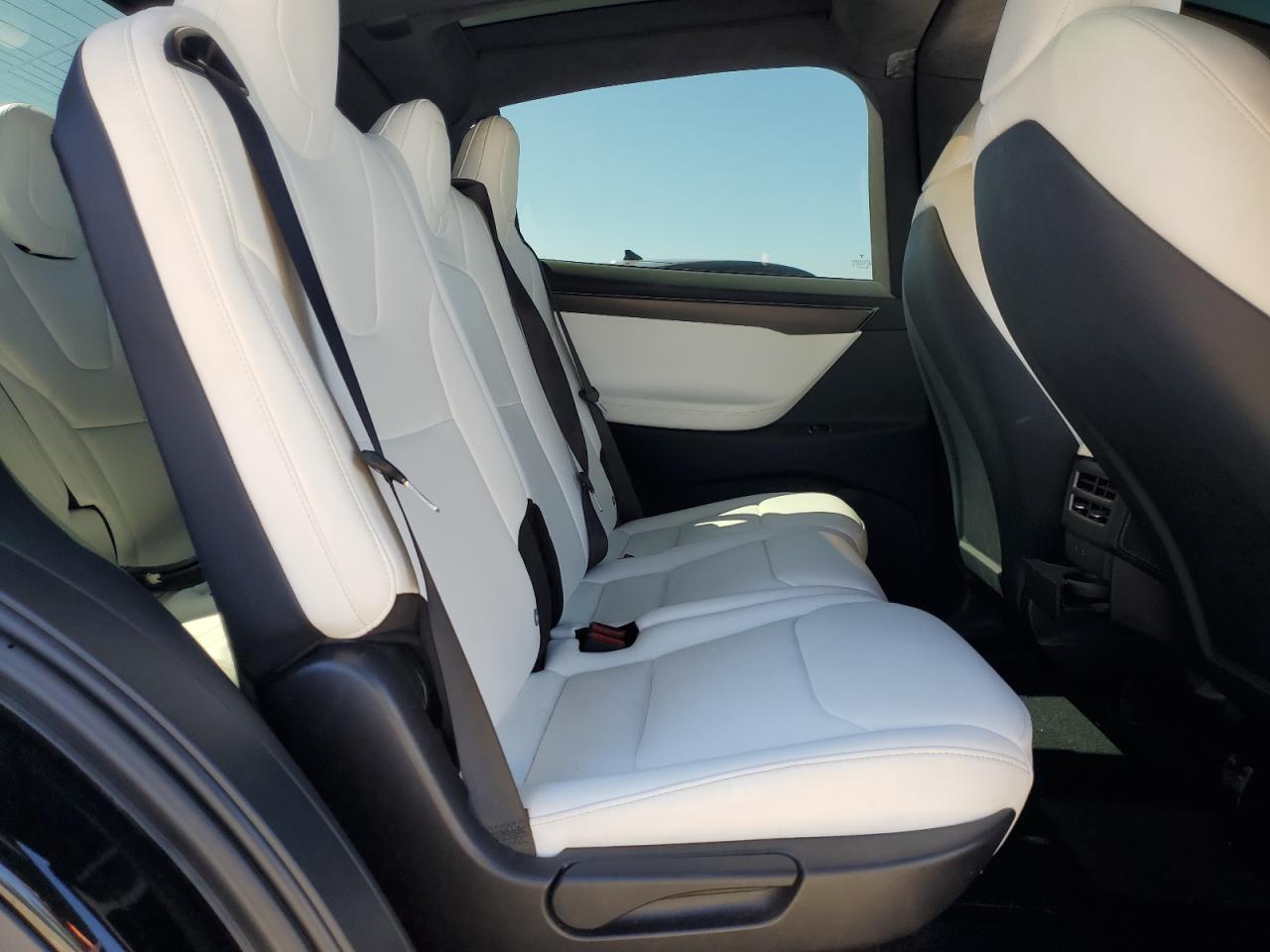 2020 Tesla Model X VIN: 5YJXCAE45LF301697 Lot: 85193505