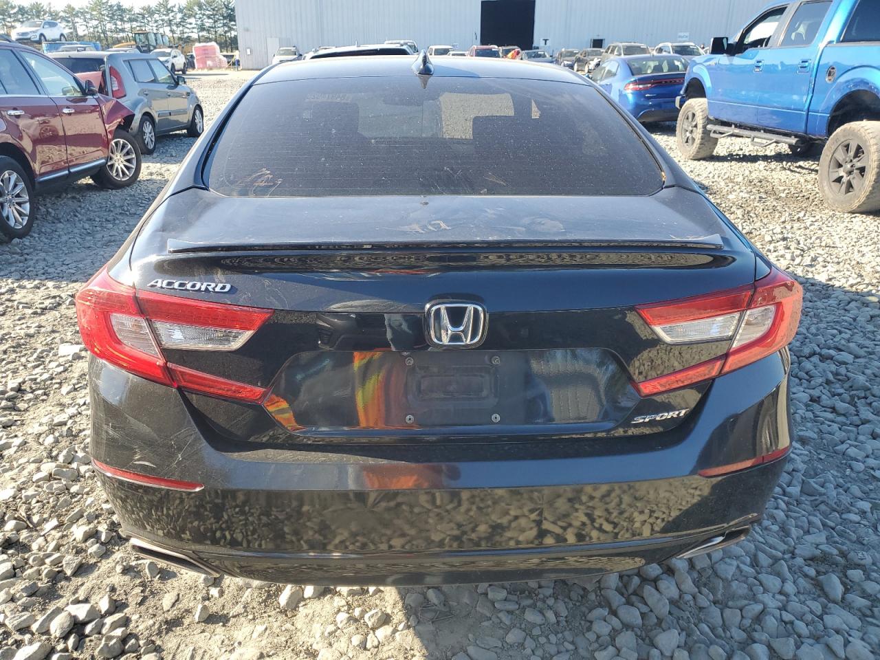 2018 Honda Accord Sport VIN: 1HGCV1F32JA068819 Lot: 84974925
