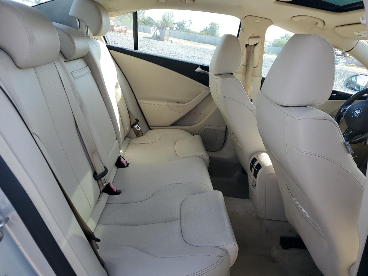 2010 Volkswagen Passat Komfort VIN: WVWJK7AN9AE148105 Lot: 84945595