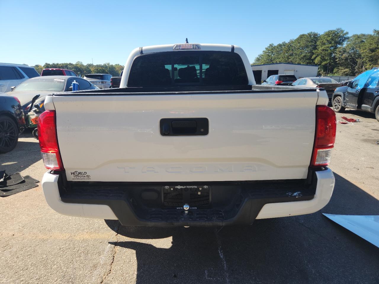 2017 Toyota Tacoma Double Cab VIN: 5TFAX5GN8HX086692 Lot: 82482265