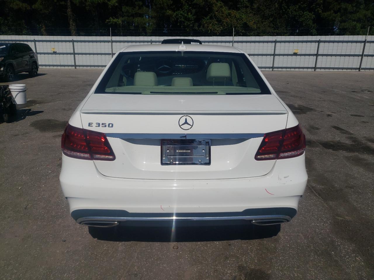 2014 Mercedes-Benz E 350 VIN: WDDHF5KB9EA900674 Lot: 82189445