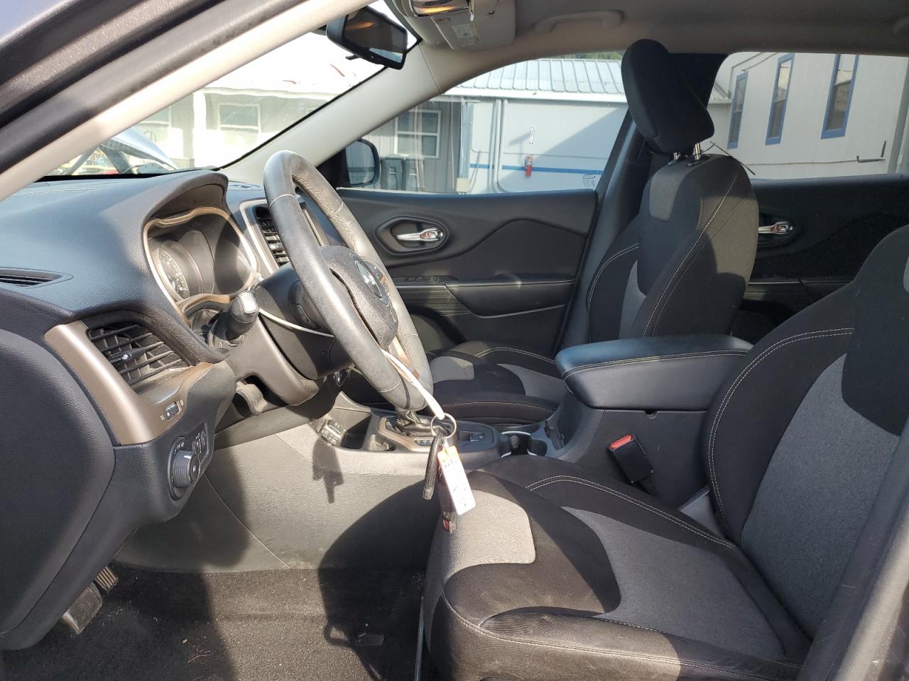 2014 Jeep Cherokee Latitude VIN: 1C4PJLCB3EW256518 Lot: 89877495