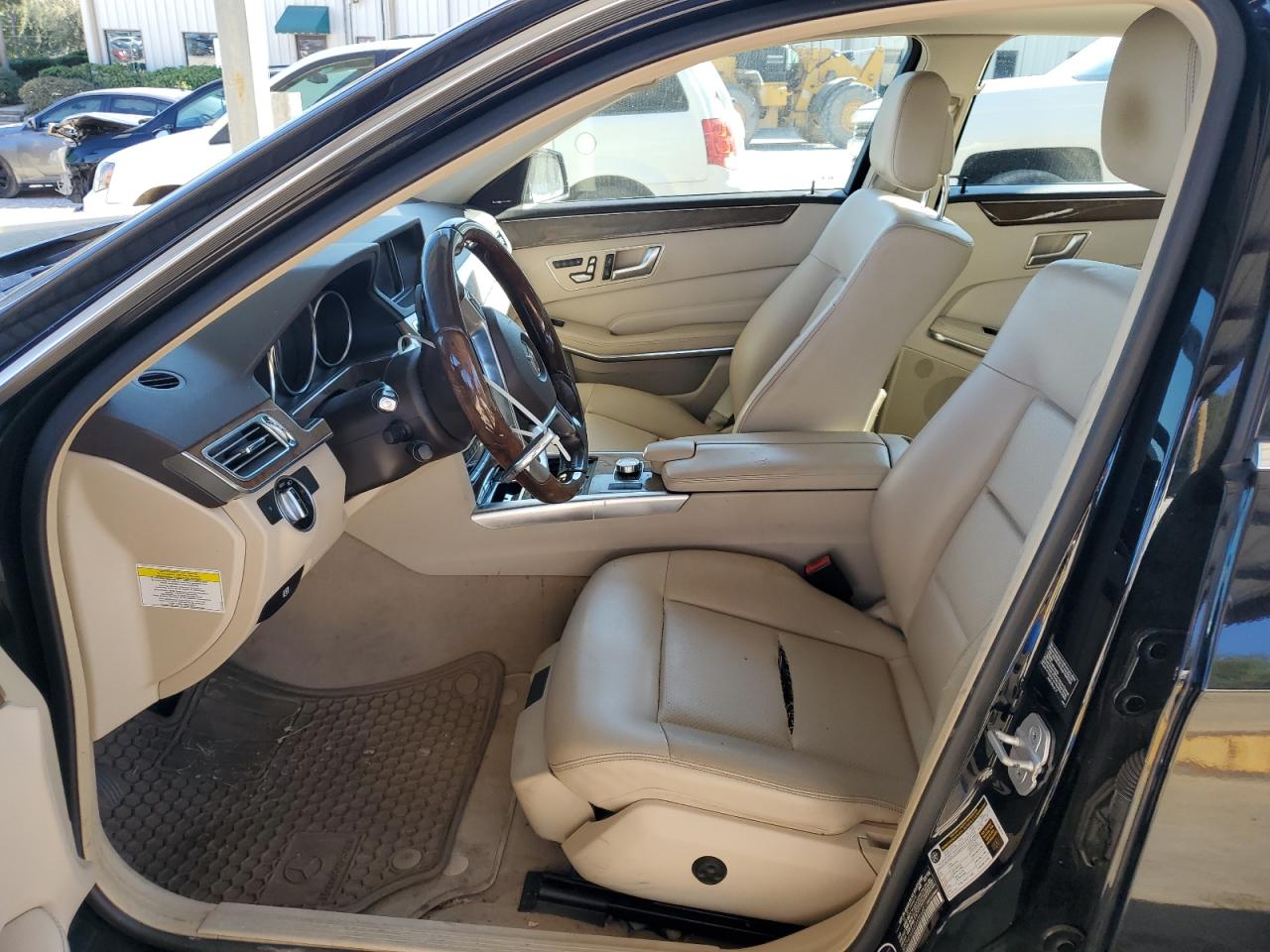 2014 Mercedes-Benz E 350 VIN: WDDHF5KB4EA856602 Lot: 84775295
