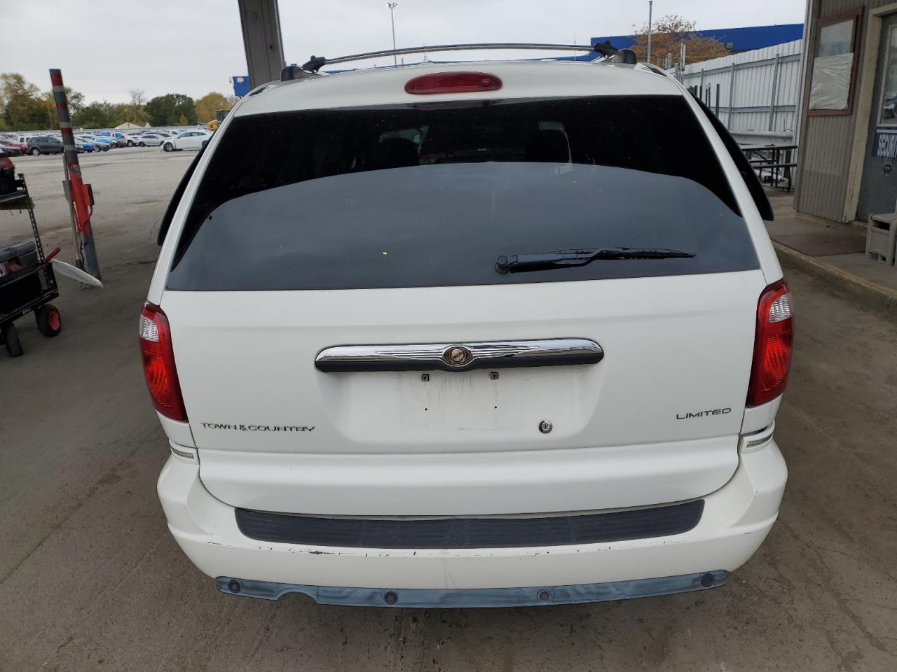 2005 Chrysler Town & Country Limited VIN: 2C4GP64L75R422443 Lot: 89512675