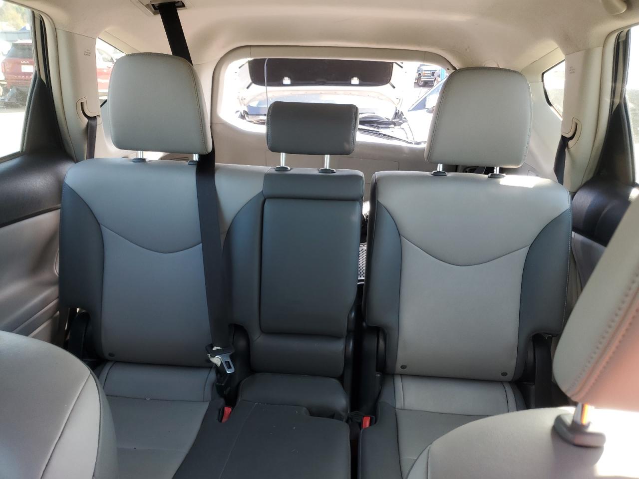 2017 Toyota Prius V VIN: JTDZN3EU2HJ066903 Lot: 82201745