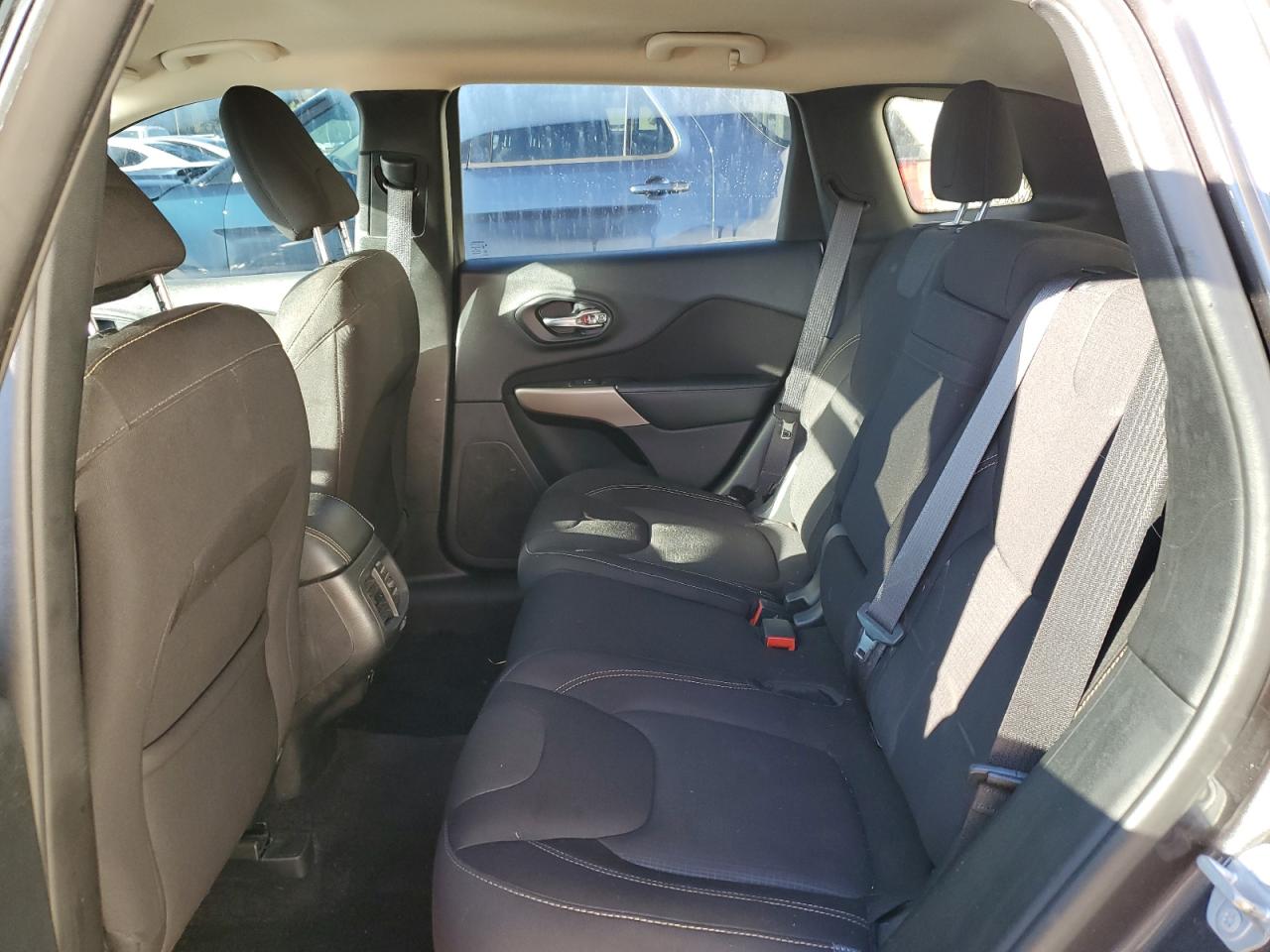 2017 Jeep Cherokee Latitude VIN: 1C4PJLCB5HW643463 Lot: 86161625