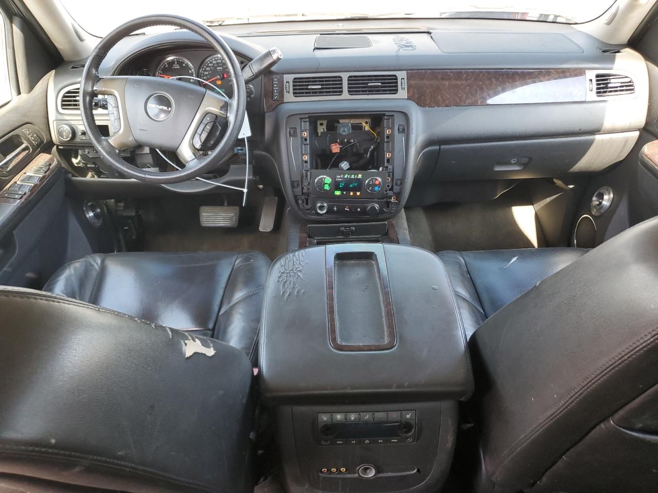 2011 GMC Yukon Denali VIN: 1GKS1EEFXBR345832 Lot: 82387665