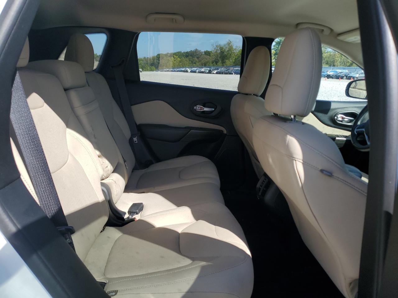 2016 Jeep Cherokee Latitude VIN: 1C4PJMCB8GW309884 Lot: 81959225