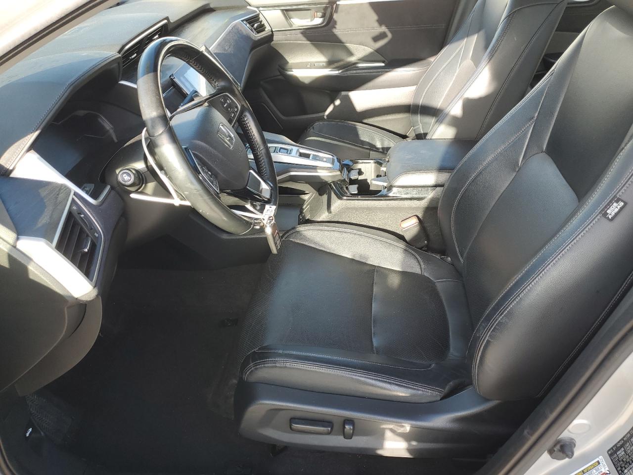 2018 Honda Clarity Touring VIN: JHMZC5F39JC011994 Lot: 82653715