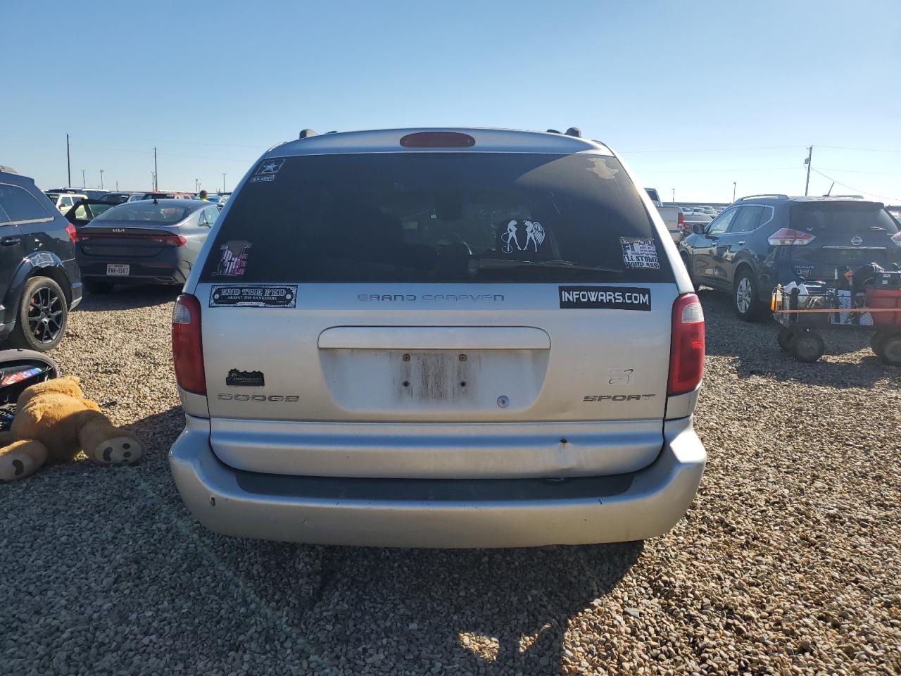 2002 Dodge Grand Caravan Sport VIN: 1B4GP443X2B525609 Lot: 82737265