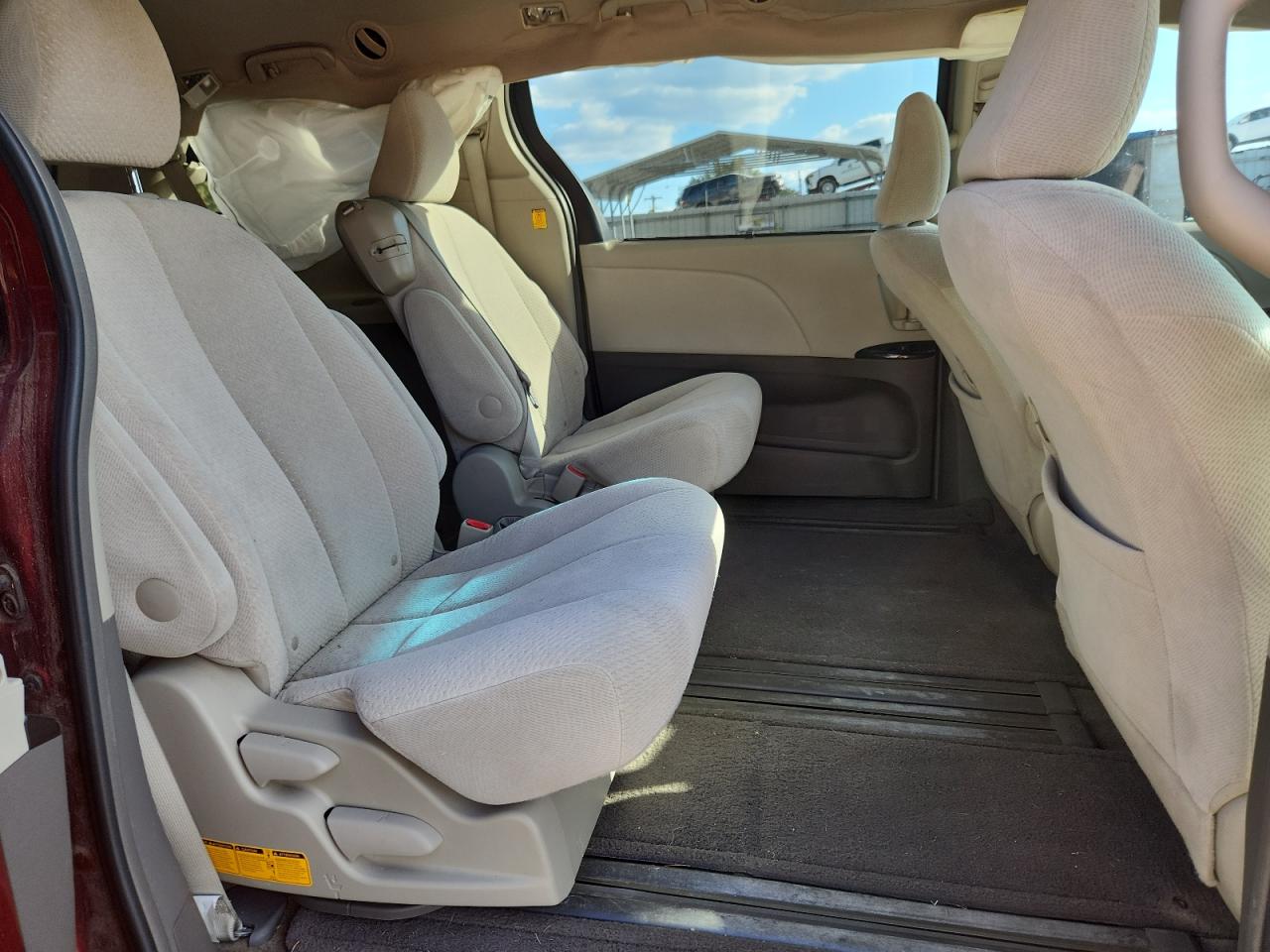 2011 Toyota Sienna Le VIN: 5TDKK3DC1BS156752 Lot: 87236265