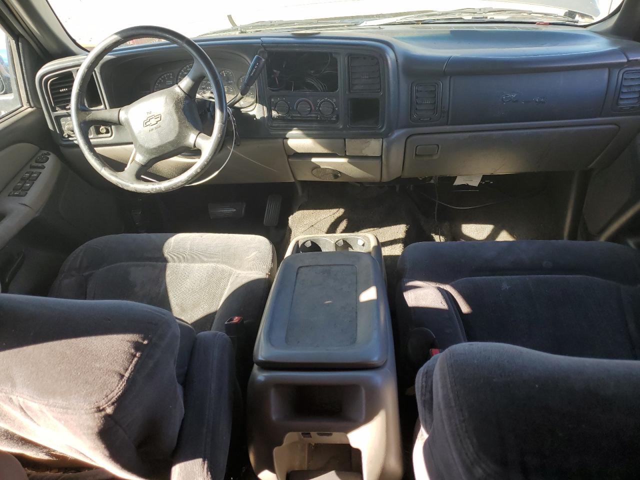 2002 Chevrolet Tahoe C1500 VIN: 1GNEC13V62R212045 Lot: 85407685