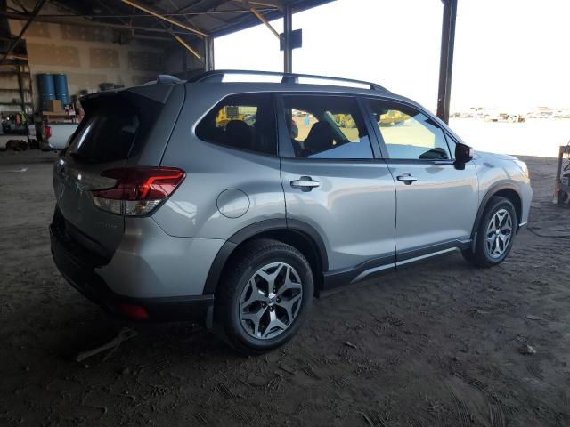 SUBARU FORESTER 2019 Серебристый