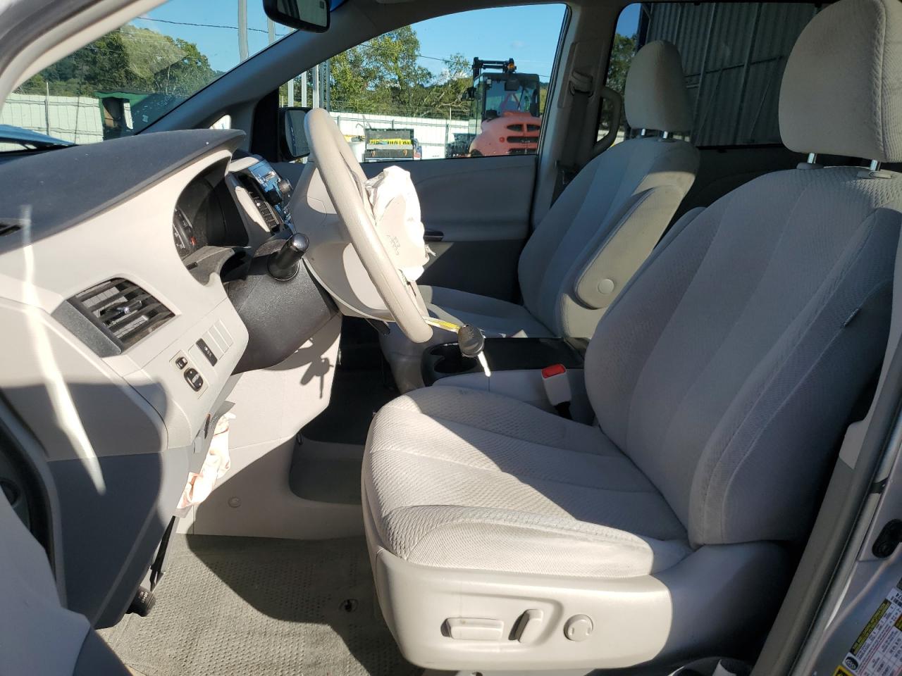 2014 Toyota Sienna Le VIN: 5TDKK3DC3ES452232 Lot: 84992425