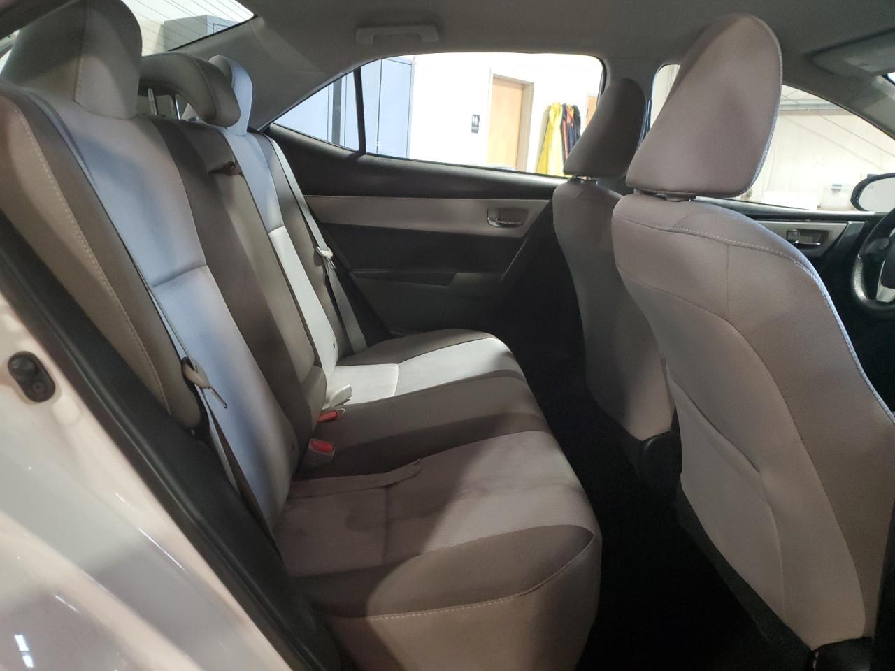 2017 Toyota Corolla L VIN: 5YFBURHE4HP668158 Lot: 86309845