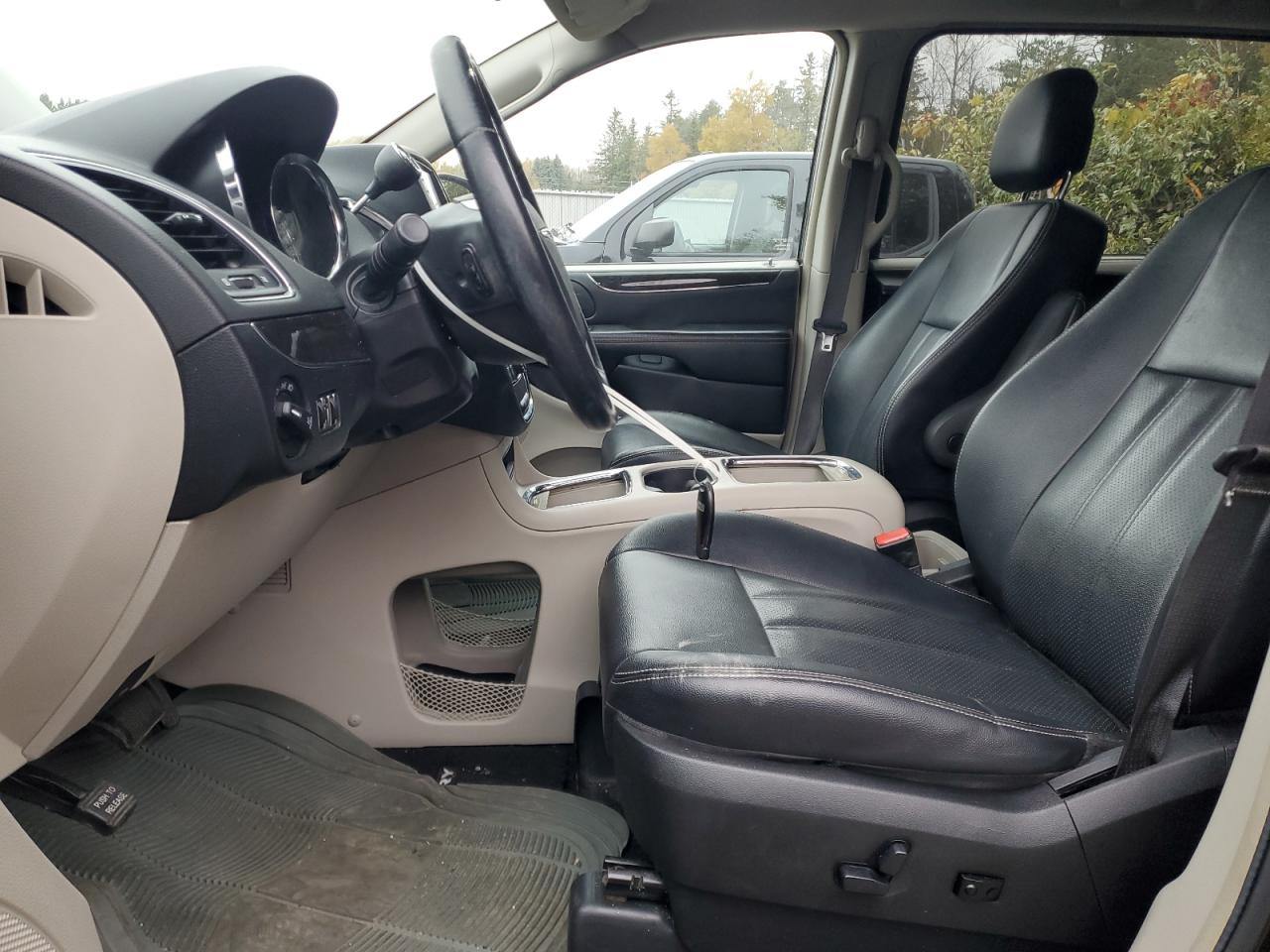 2016 Chrysler Town & Country Touring L VIN: 2C4RC1CG4GR119103 Lot: 86856155