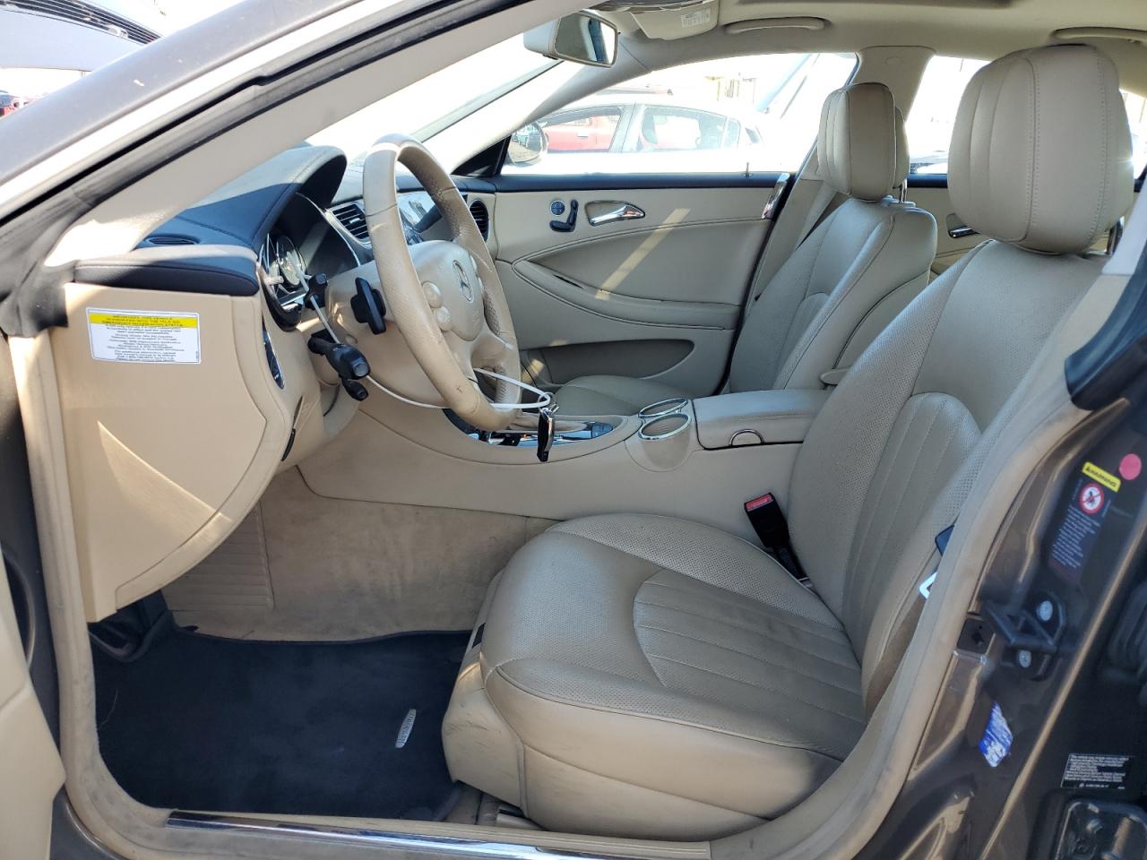 2008 Mercedes-Benz Cls 550 VIN: WDDDJ72XX8A121762 Lot: 84990595