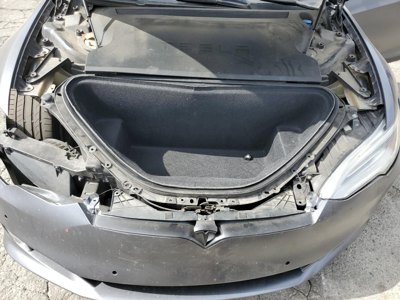 2018 Tesla Model S VIN: 5YJSA1E25JF296450 Lot: 85592025