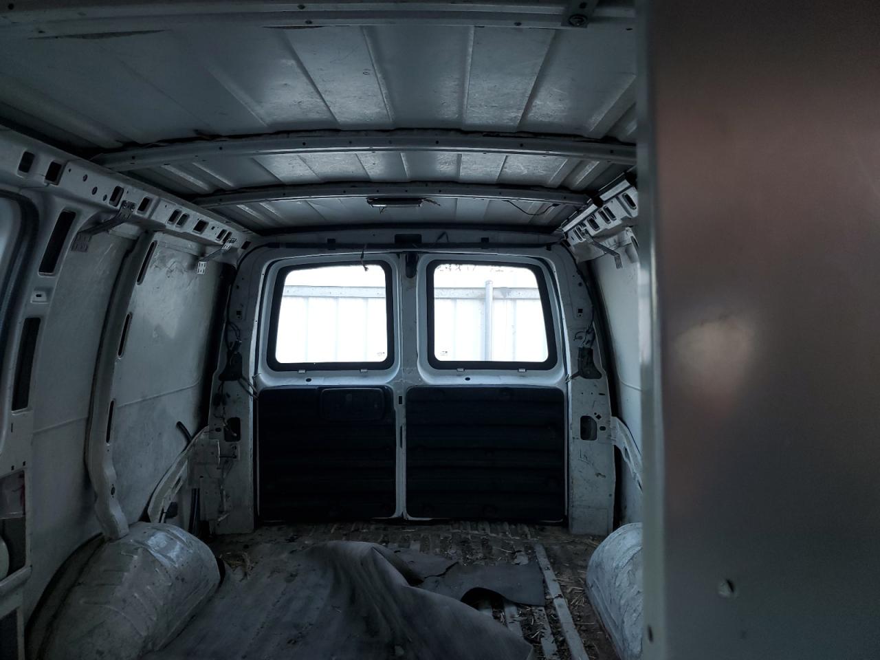 2003 Chevrolet Express G2500 VIN: 1GCFG25T831220103 Lot: 84819985