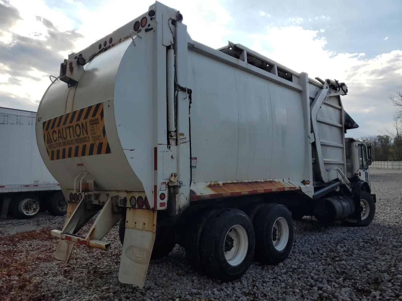 2009 Mack Mru613 Refuse Truck VIN: 1M2AV04C79M002873 Lot: 85909255