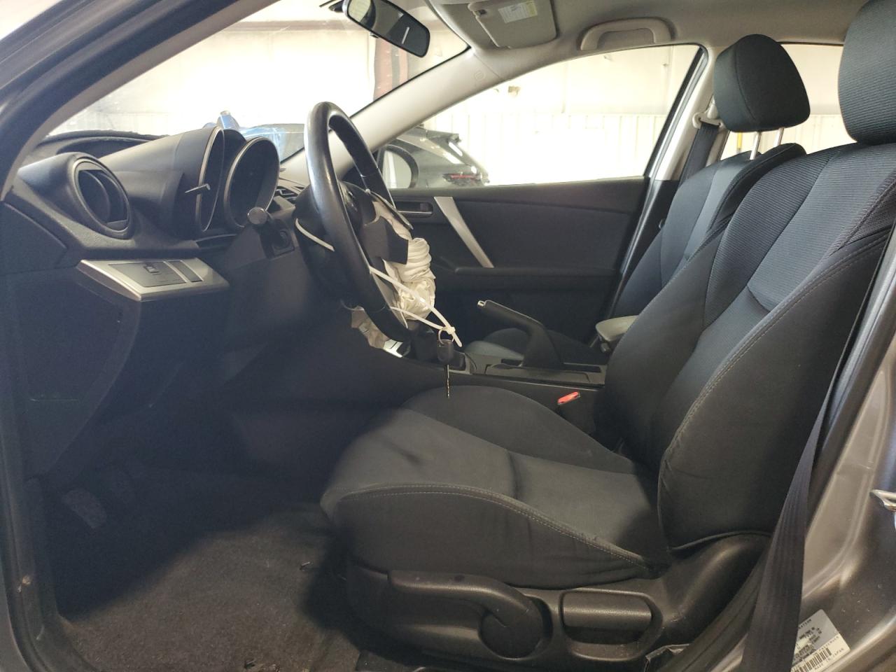 2010 Mazda 3 S VIN: JM1BL1H60A1226985 Lot: 86604075