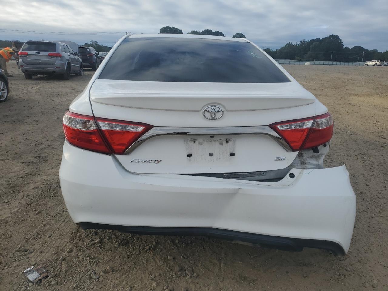 2016 Toyota Camry Le VIN: 4T1BF1FK4GU124647 Lot: 84657375