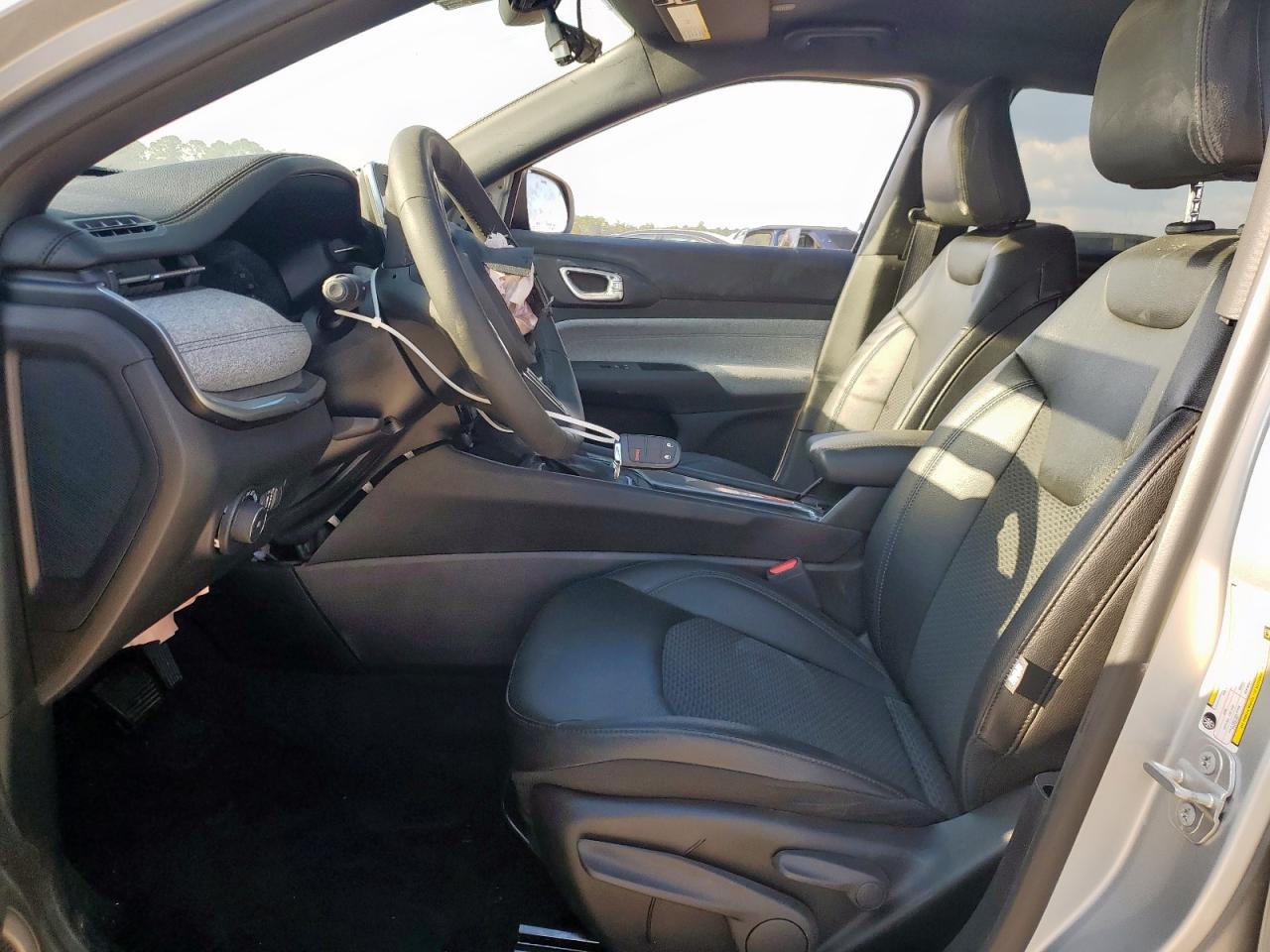 2025 Jeep Compass Latitude VIN: 3C4NJDBN5ST527637 Lot: 85544595