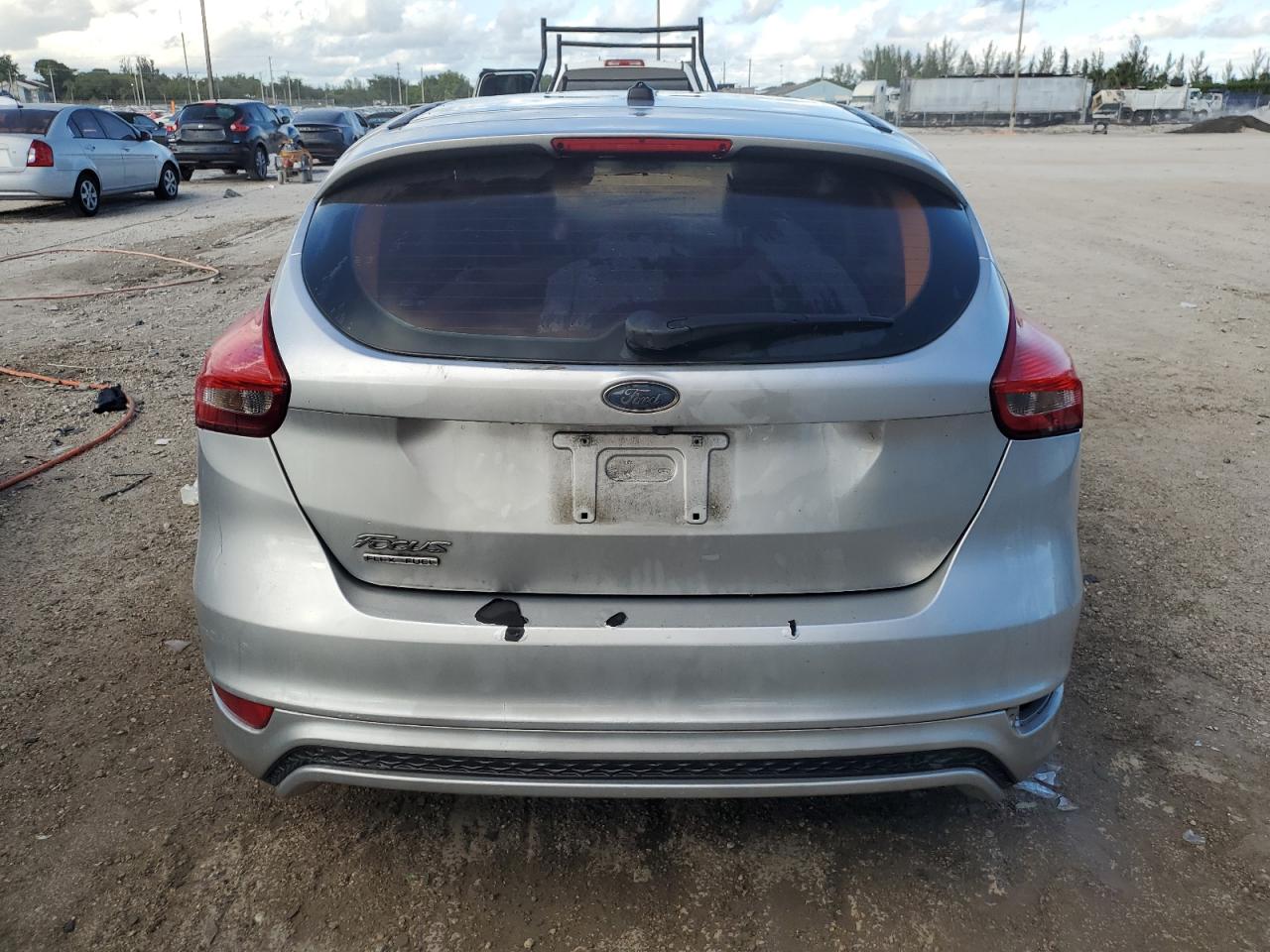 2016 Ford Focus Se VIN: 1FADP3K20GL292714 Lot: 89468965