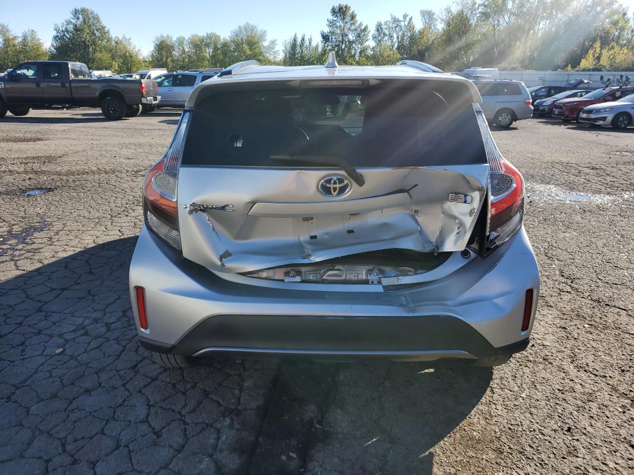 2018 Toyota Prius C VIN: JTDKDTB35J1599804 Lot: 82235595