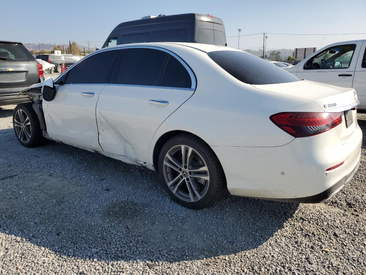V (W213, S213, C238) V (W213, S213, C238)