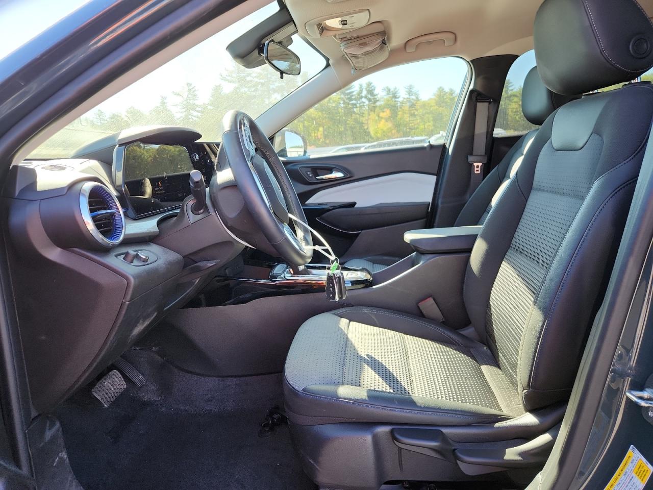 2025 Chevrolet Trax 1Lt VIN: KL77LHEP0SC031421 Lot: 81982375