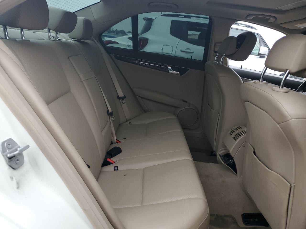 2010 Mercedes-Benz C 300 VIN: WDDGF5EB4AR089692 Lot: 85535905