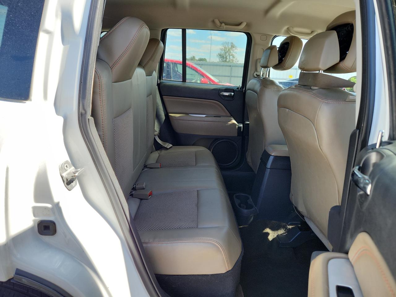 2014 Jeep Compass Latitude VIN: 1C4NJCEB1ED690923 Lot: 85757075