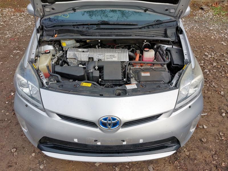 2015 TOYOTA PRIUS HYBRID 