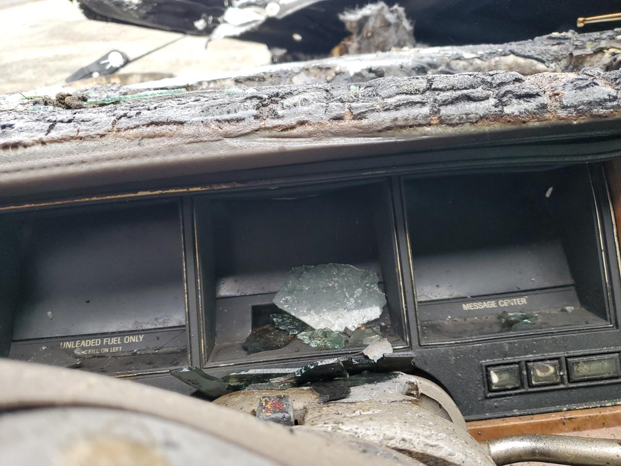 1994 Lincoln Town Car Executive VIN: 1LNLM81W0RY749104 Lot: 86823095