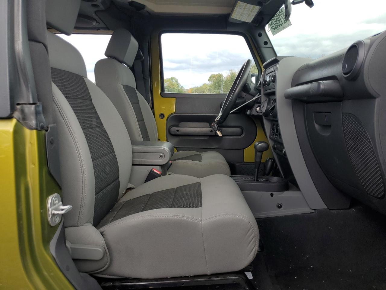 2008 Jeep Wrangler X VIN: 1J4FA241X8L512892 Lot: 82195025