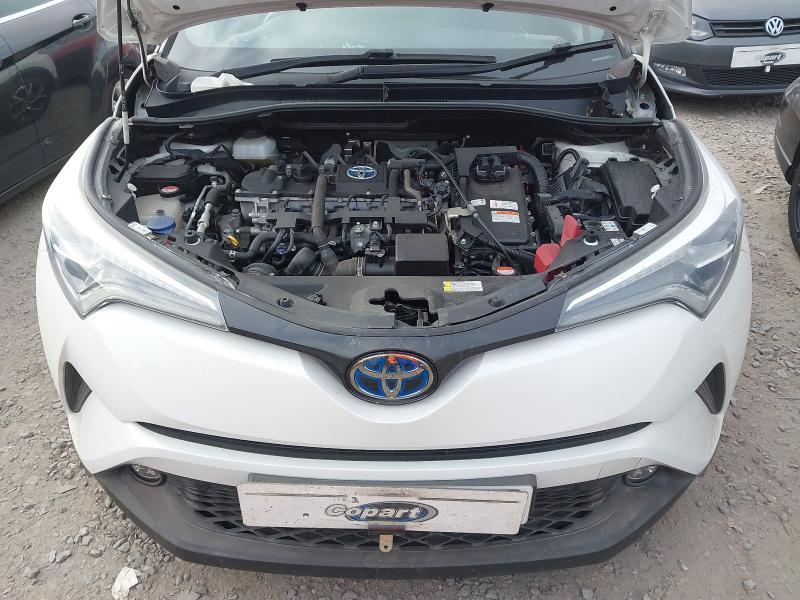 2017 TOYOTA C-HR DYNAMIC HEV CVT 