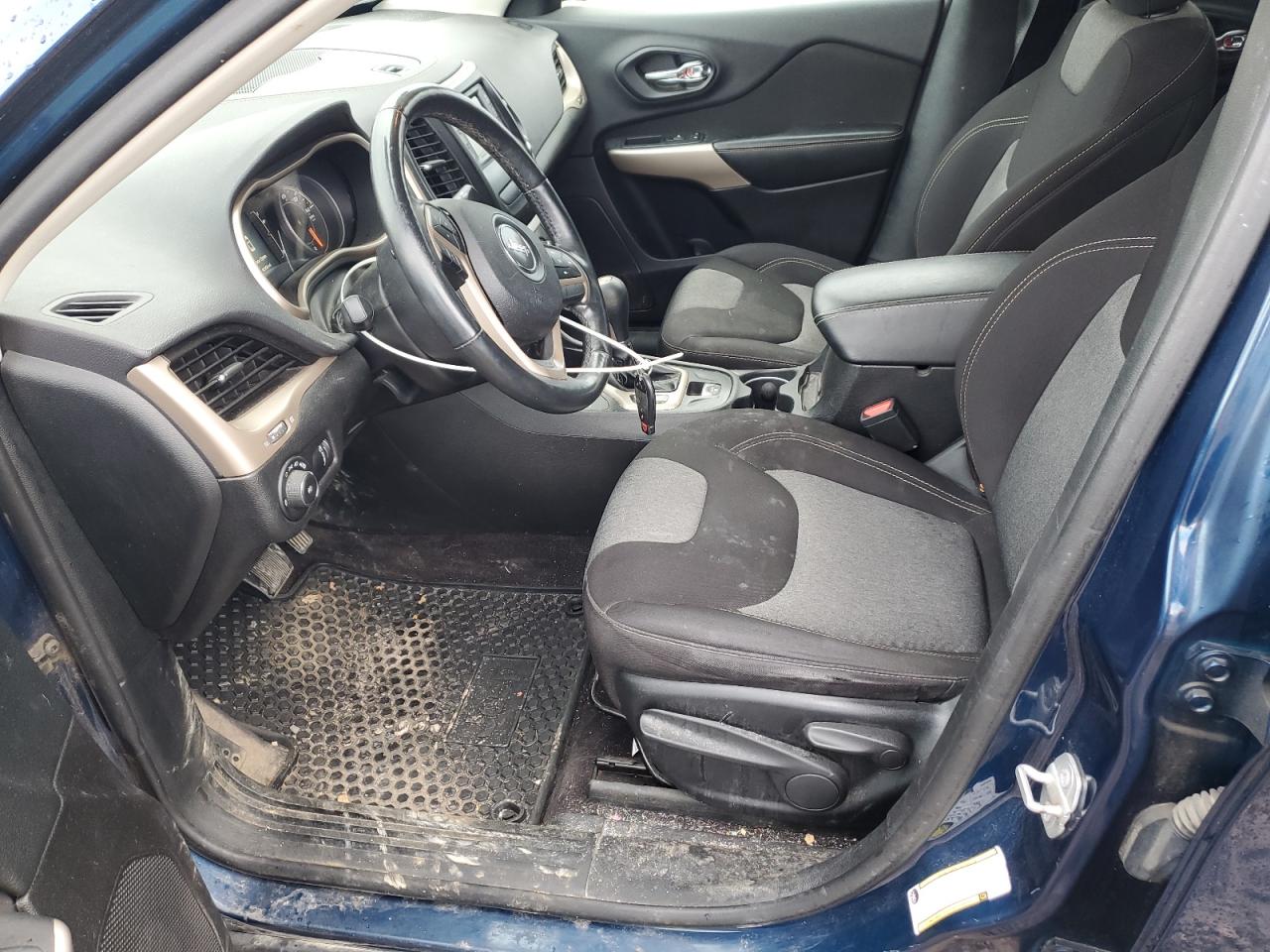 2018 Jeep Cherokee Latitude VIN: 1C4PJMCB4JD554524 Lot: 87371155