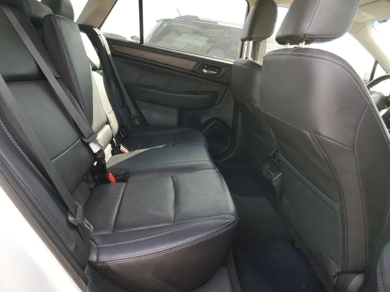 2018 Subaru Outback 3.6R Limited VIN: 4S4BSENCXJ3276927 Lot: 85347215