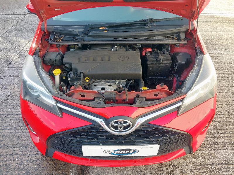 2015 TOYOTA YARIS 1.33 VVT-I SPORT 5DR