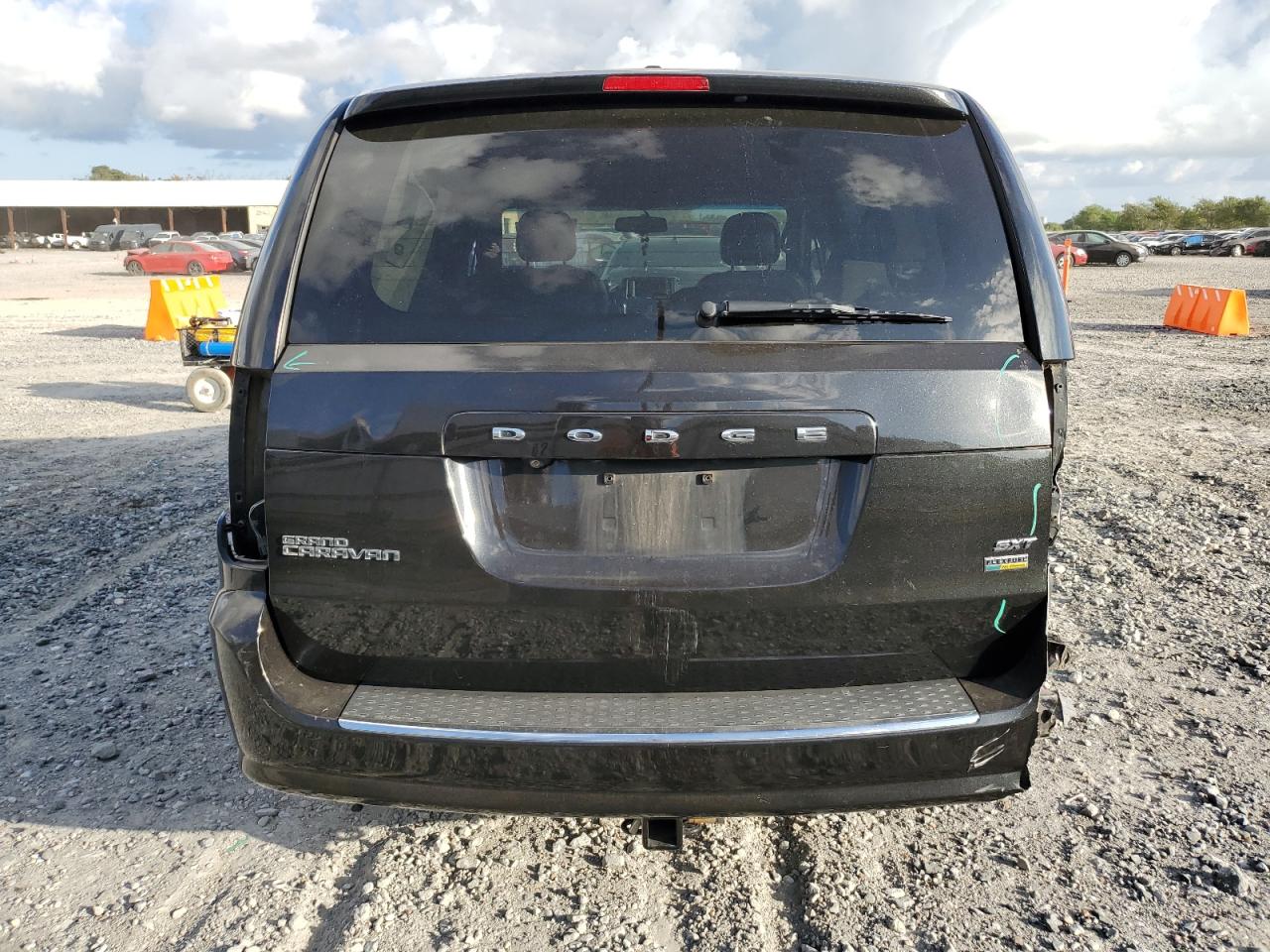 2017 Dodge Grand Caravan Sxt VIN: 2C4RDGCG2HR863560 Lot: 82753515