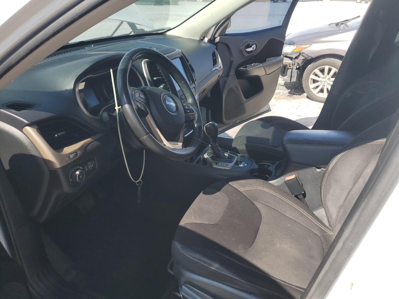 2015 Jeep Cherokee Latitude VIN: 1C4PJLCB6FW721360 Lot: 87398795