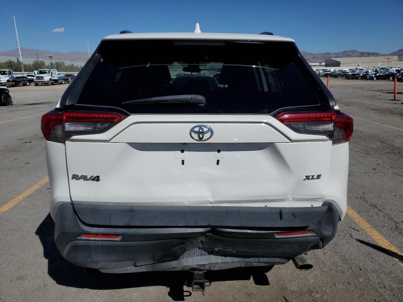 2019 Toyota Rav4 Xle VIN: 2T3W1RFVXKC013921 Lot: 84049605
