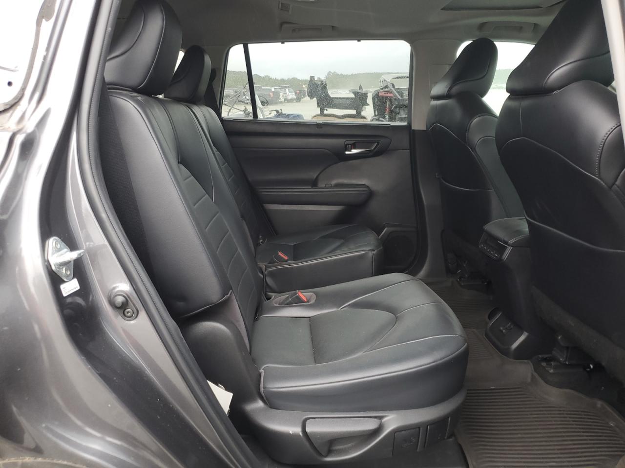 2022 Toyota Highlander Xle VIN: 5TDGZRAH7NS127975 Lot: 85719015